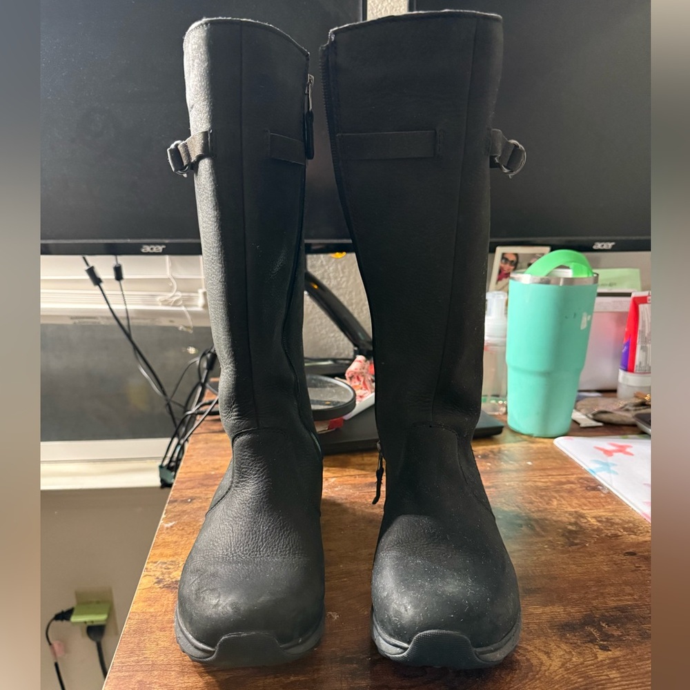 Eddie Bauer Black Women's Lodge Boot. Waterproof. EUC. Size 9